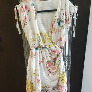 Plum Pretty Sugar Floral Dress xs
